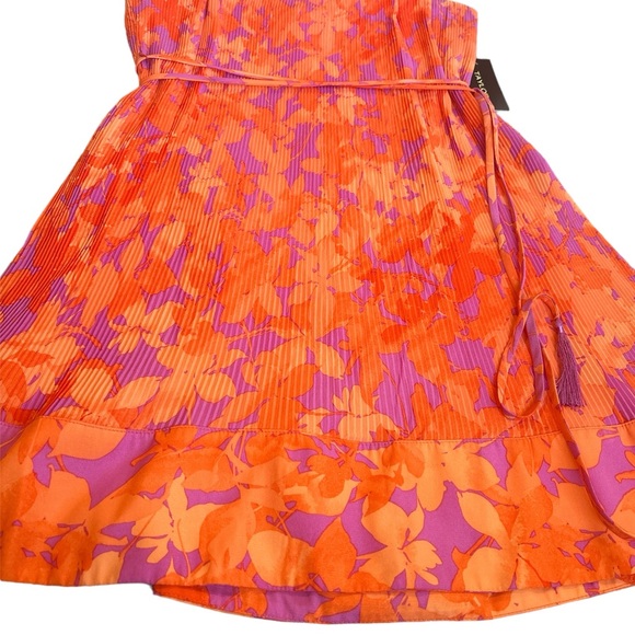 NWT Taylor Pleated Crepe Dress Size M - Picture 7 of 14